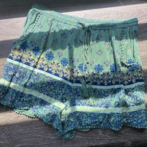 SOFT HIGH WAISTED PATTERN SHORTS